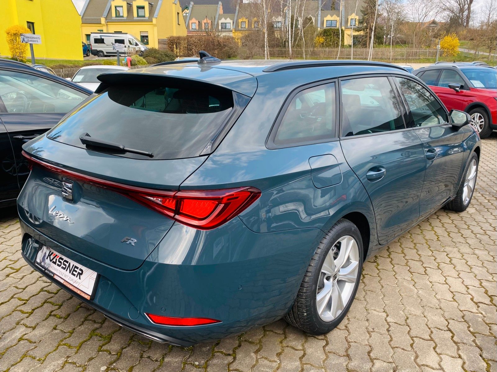 Fahrzeugabbildung SEAT Leon Sportstourer 1.5 eTSI FR *DSG *AHZV