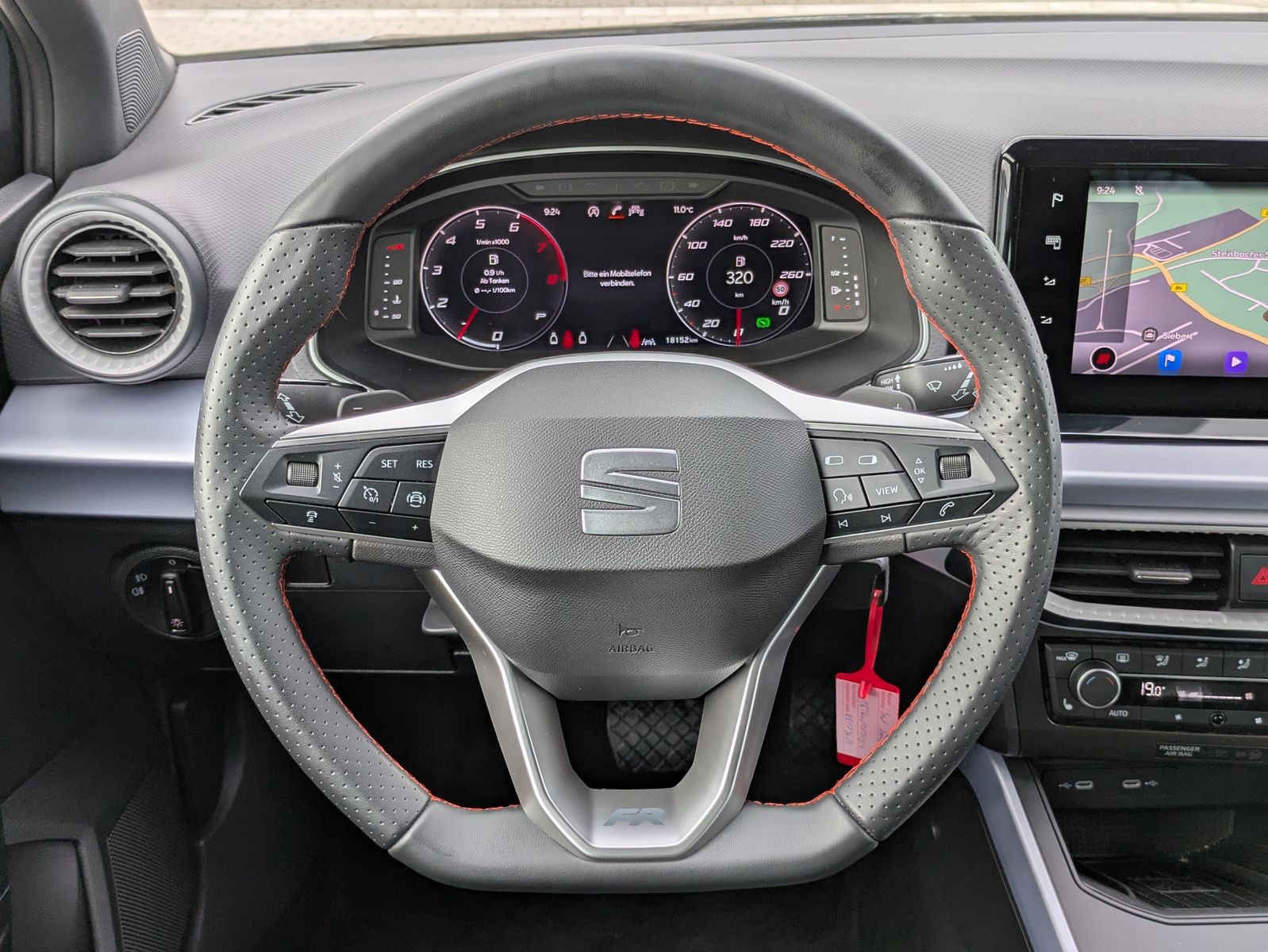 Fahrzeugabbildung SEAT Arona 1.0 TSI FR DSG AHK*ACC*LED*APP*DAB*KAMERA