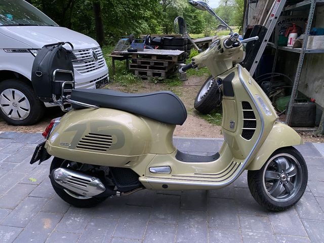 Vespa GTS SuperTech 125 75th Limitiertes Sonderm