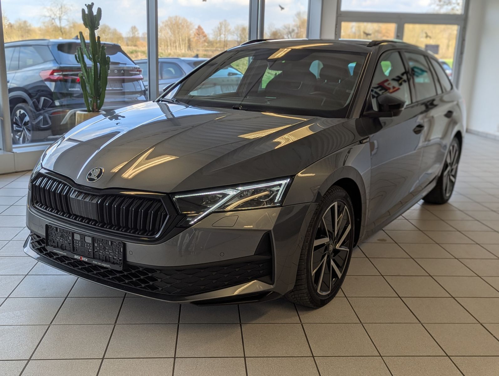 Fahrzeugabbildung SKODA Octavia 2.0 TDI Sportline Matix Canton AHK 5J-Ga