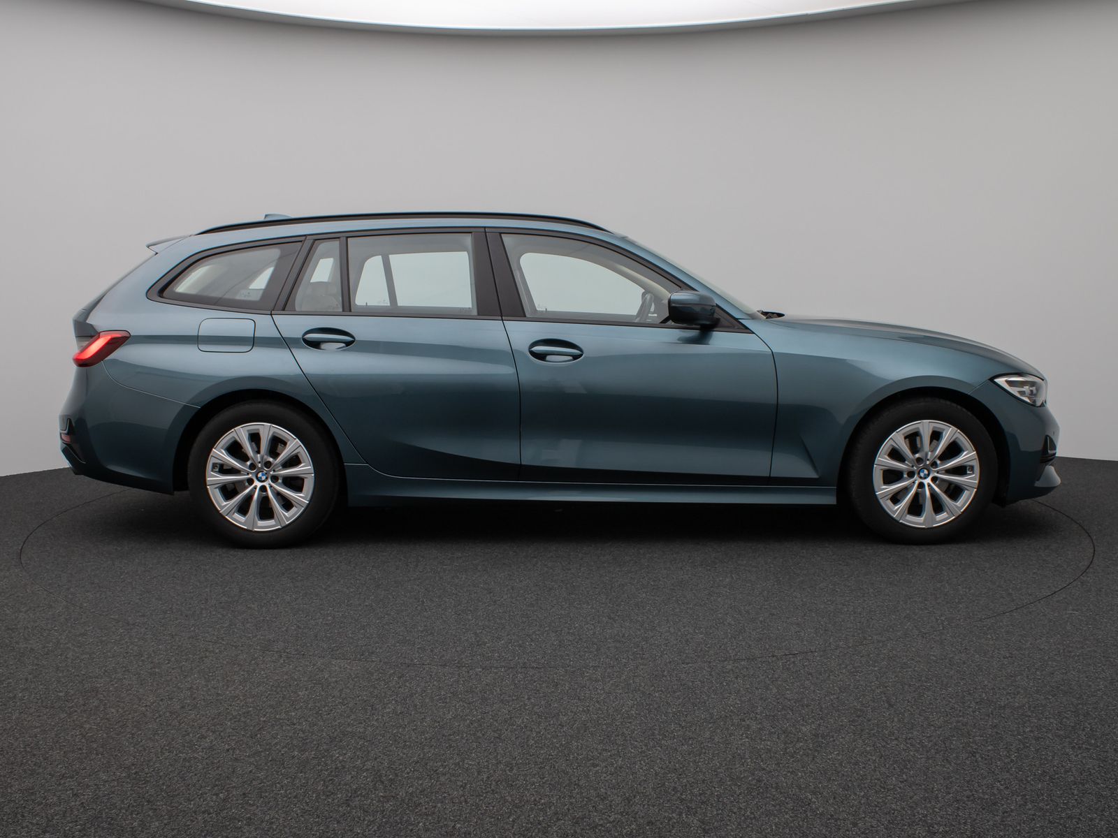 Fahrzeugabbildung BMW 320d xD CockPit+ Lenkrhzg Lordos Stndhz PDC AHK