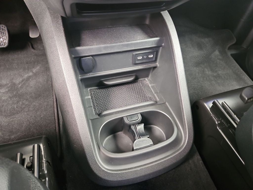 Fahrzeugabbildung Mercedes-Benz EQV 300 Lang 7 Sitze Sound 360° EASY-PACK Lenkas