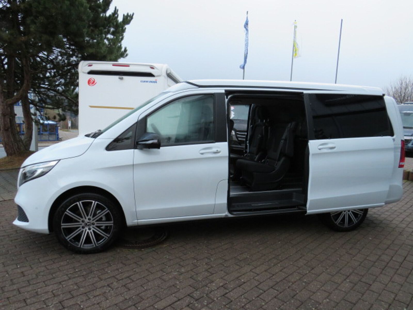 Fahrzeugabbildung Pössl Vanstar 300 d Preisvorteil 15533