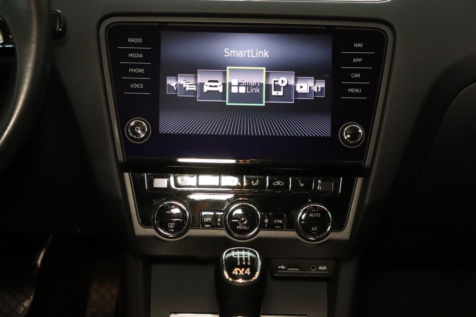Fahrzeugabbildung SKODA Octavia Combi 2.0 TDI 4 x4 1. Hand Ambition