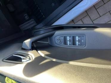 Fahrzeugabbildung Renault CAPTUR Evolution Full Hybrid E-Tech 160