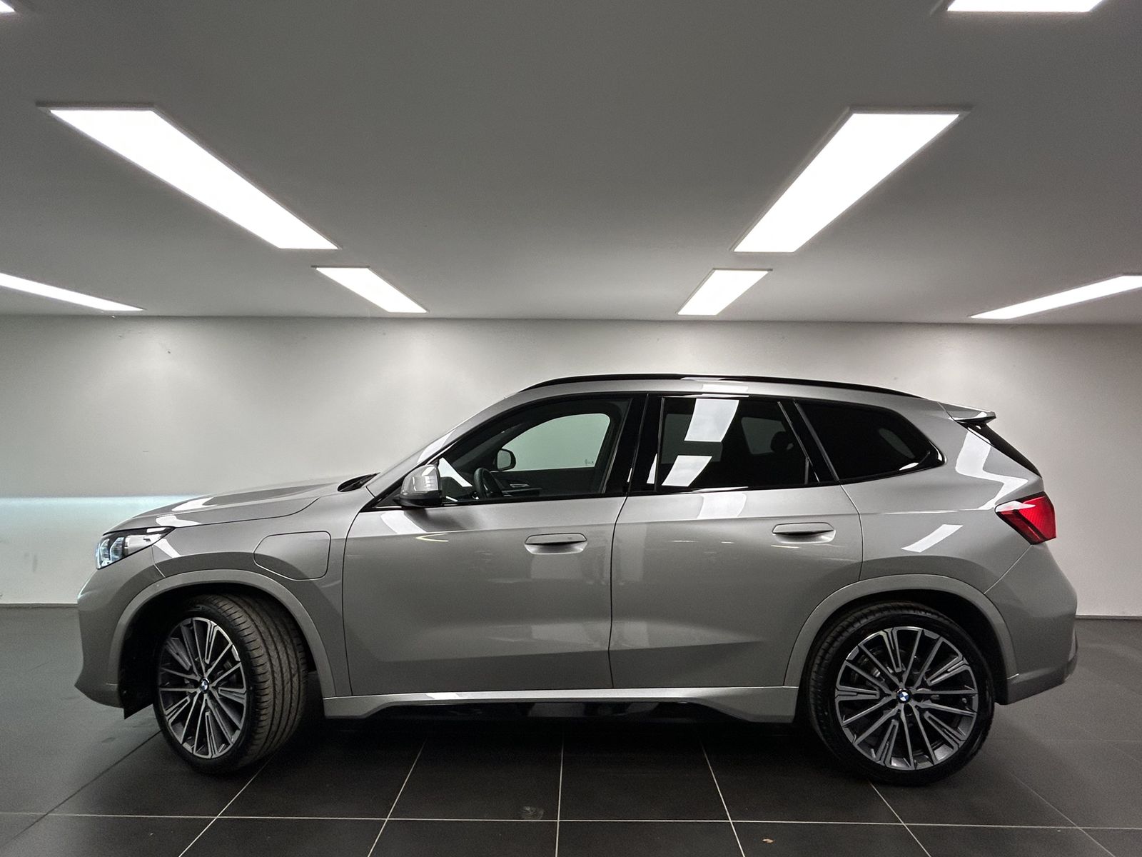BMW X1 xDrive30e M Sportpaket Harman/Kardon Head-Up  imagem 2
