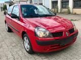 Renault Clio Tüv Neu wenig km  top zustand - gebrauchte Renault Clio aus dem Jahr 2001