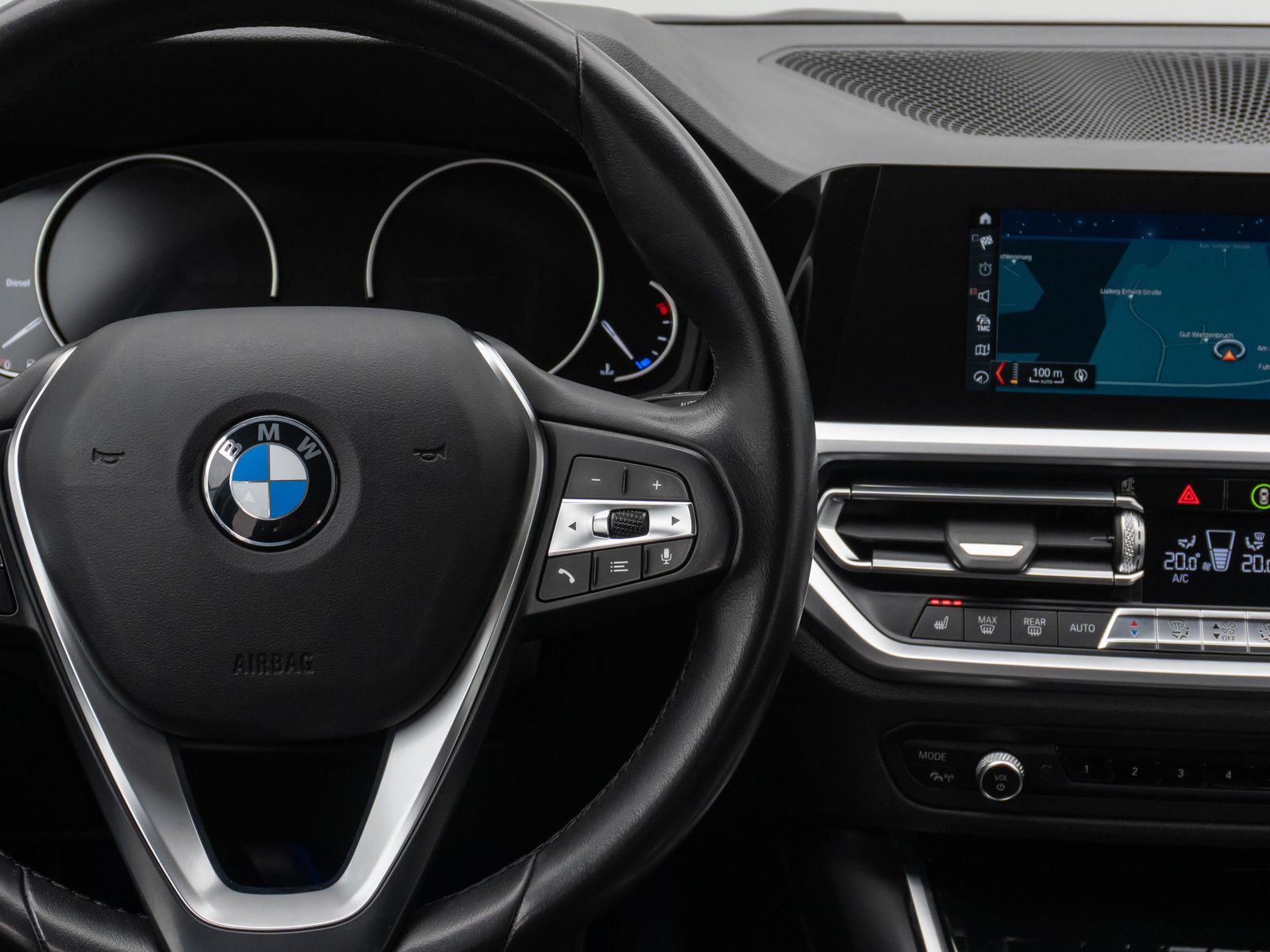 Fahrzeugabbildung BMW 320d Sport Line LED PDC Geschwindigk Indivibual