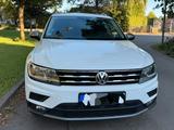 Volkswagen Tiguan Allspace Comfortline 2.0 l TDI - VW Tiguan Allspace Gebrauchtwagen in Hamburg
