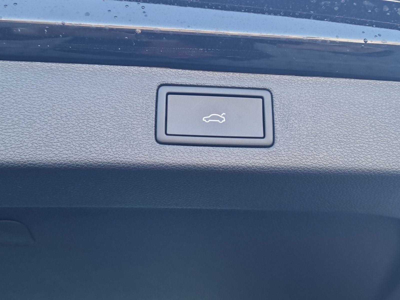 Fahrzeugabbildung SKODA Kamiq Tour 1,5 TSI DSG AHK 18" Fahrassi Info.