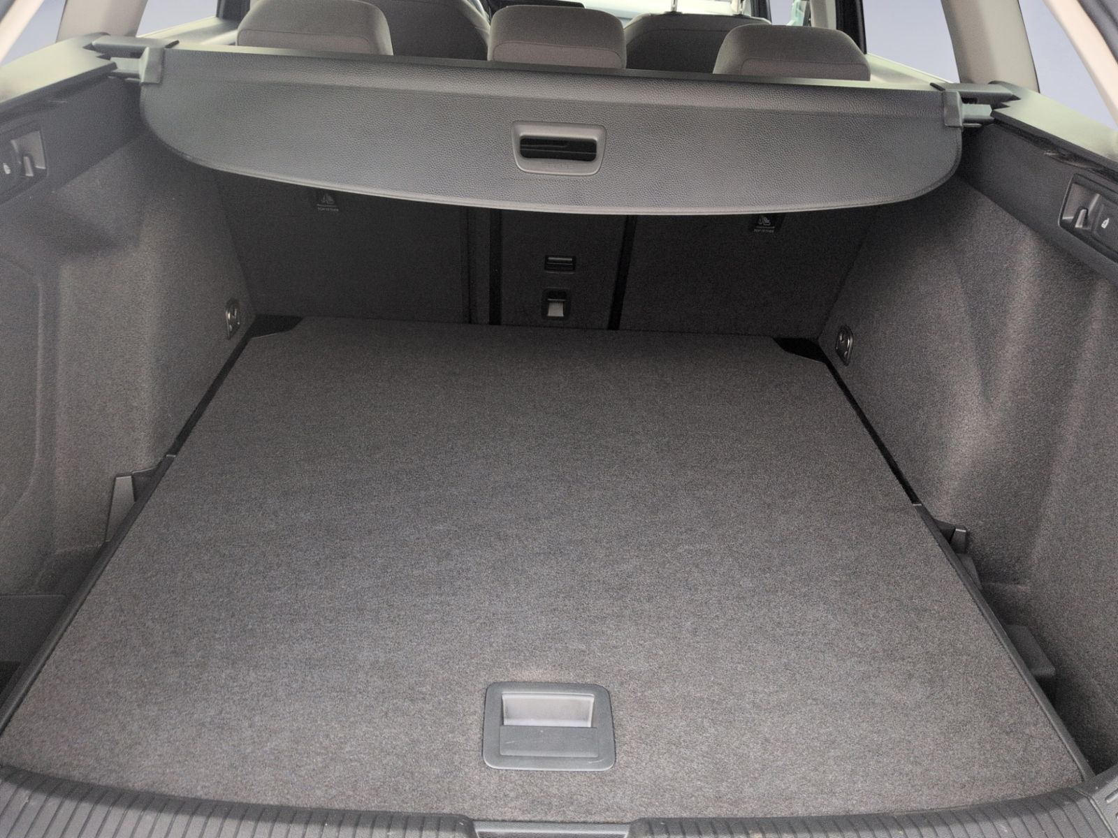 Golf VIII Alltrack 2.0 TDI DSG KAMERA+AHK+NAVI+