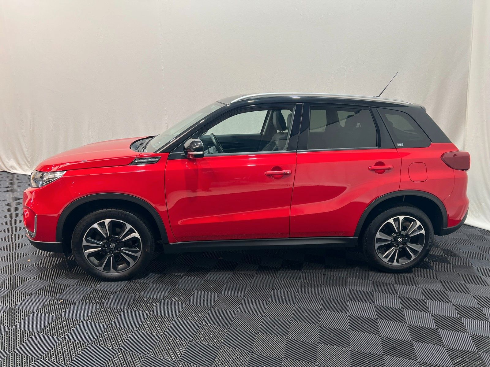 Fahrzeugabbildung Suzuki Vitara 1.4 Comfort+ Allgrip HYBRID