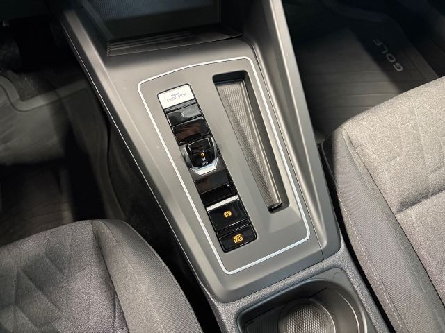 Golf VIII Variant Life 1.5 eTSI DSG LED ACC