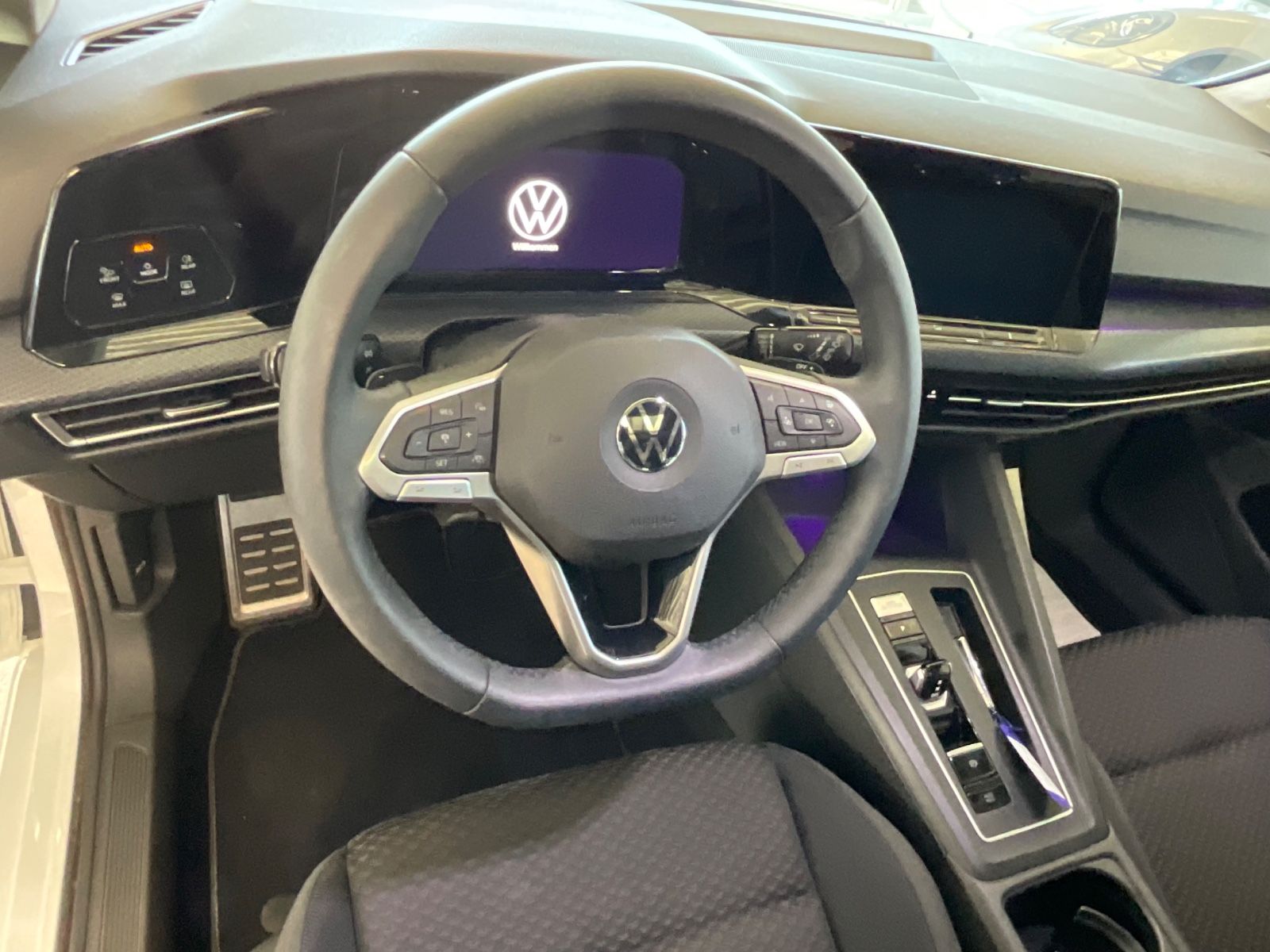Fahrzeugabbildung Volkswagen Golf VIII Lim. United eTSI