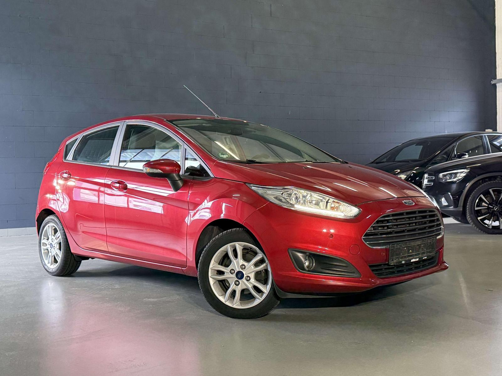 Ford Fiesta Trend-PDC-8xBER-KLIMA-S HEFT-SHZ-