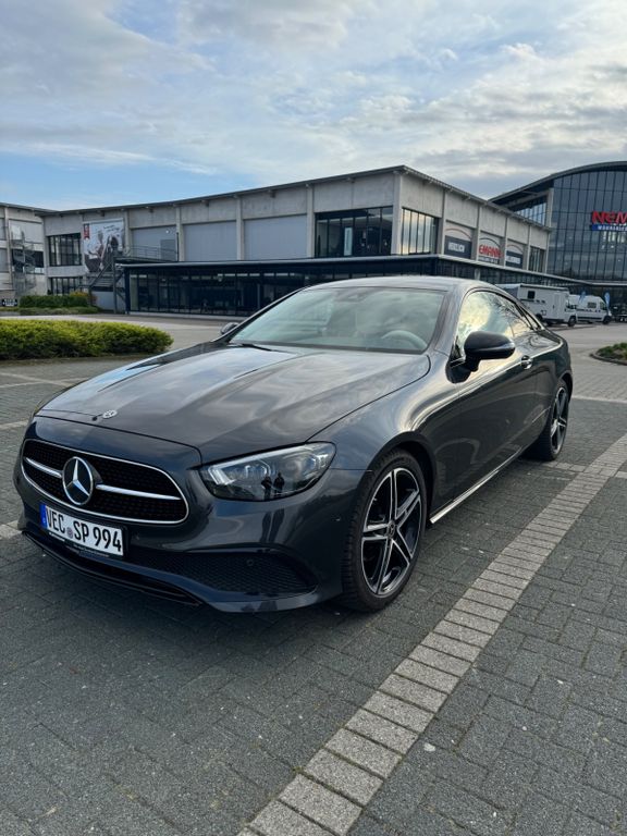 Image of Mercedes-Benz E 220