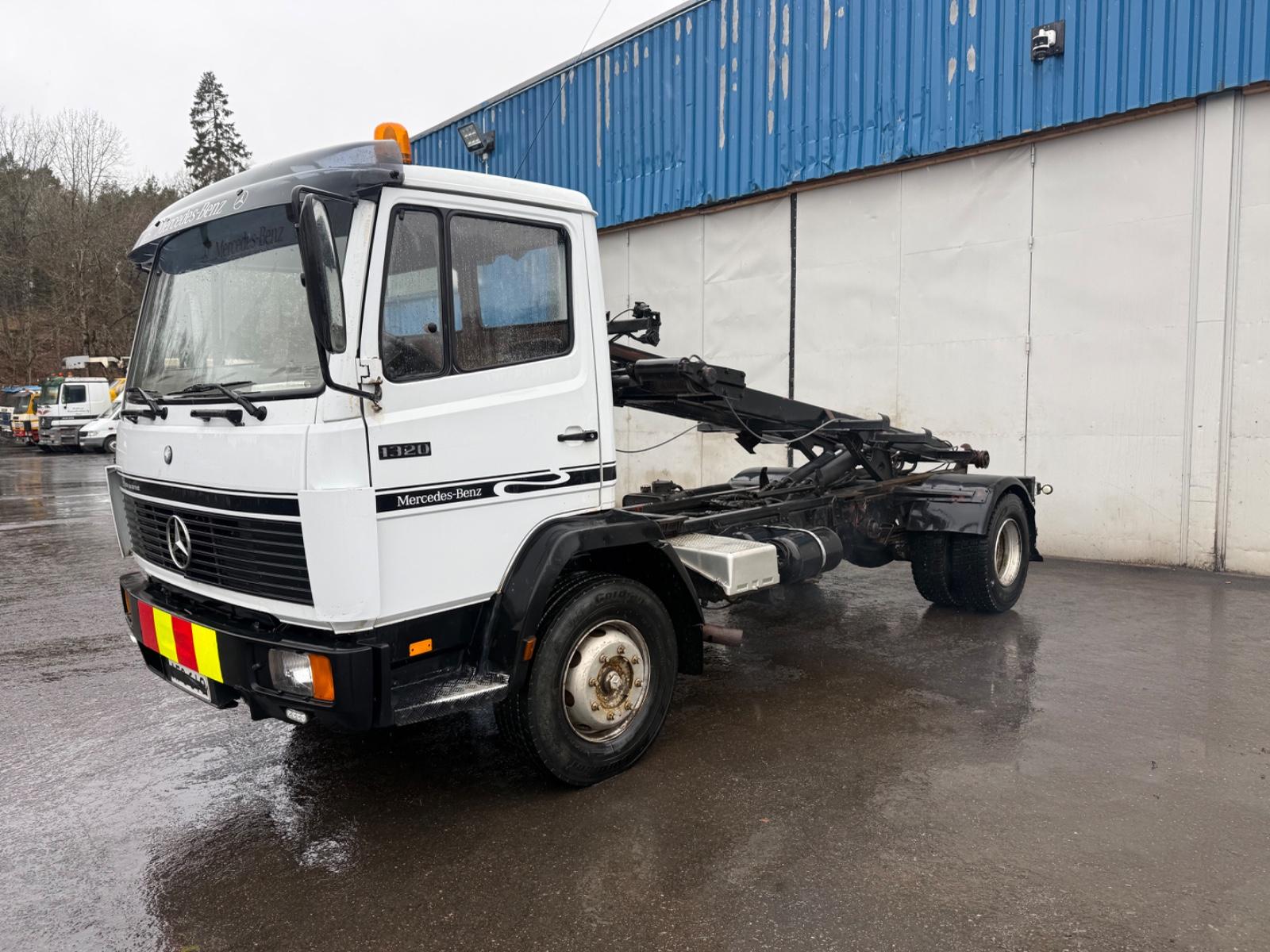 Mercedes-Benz 1320 6 cyl full steel manual also as chassis