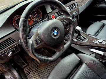 BMW 330 - 3