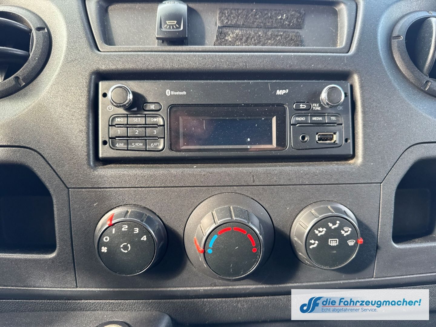 Fahrzeugabbildung Opel Movano PDC BT el.SP ABS *8090 *EXPORT