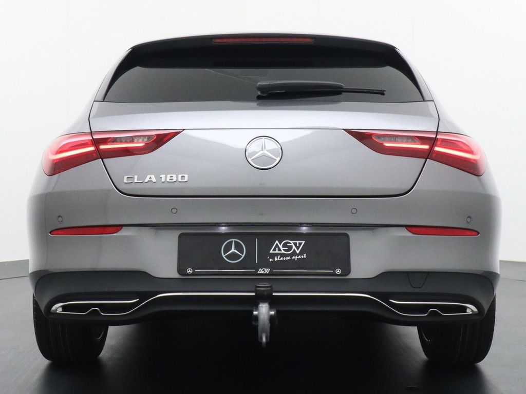 Mercedes-Benz CLA 180 Shooting Brake Star Edition Luxury Line