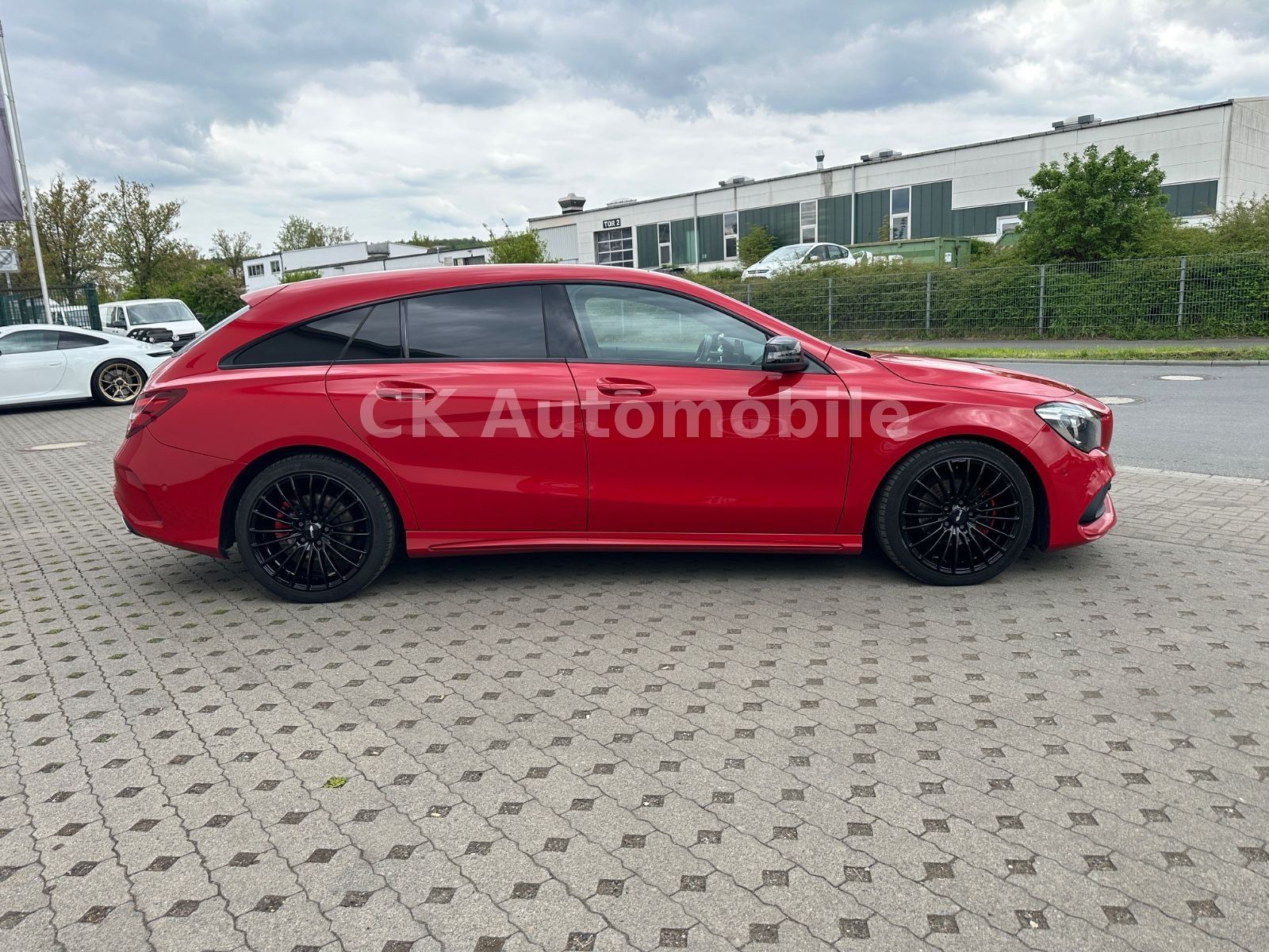Fahrzeugabbildung Mercedes-Benz CLA 200 Shooting Brake AMG-Line/Night-Paket/LED