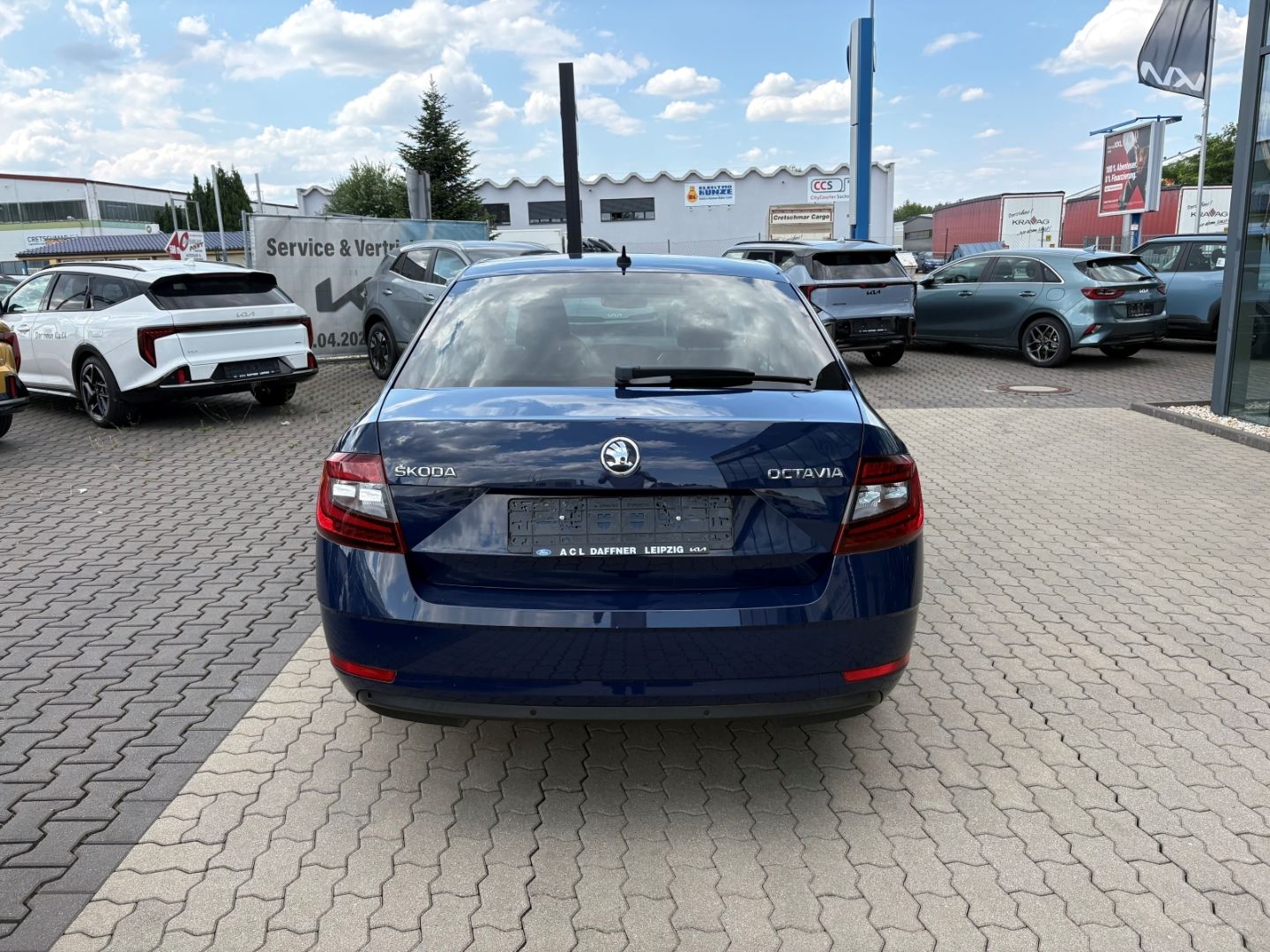 Fahrzeugabbildung SKODA Octavia Drive TotWinkAss Allwetter AppleCarPlay