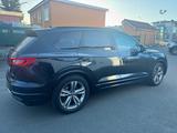 Volkswagen Touareg 3.0 V6 eHybrid 4MOTION Tiptronic R  - Volkswagen Touareg R mit Hybrid-Antrieb (Benzin/Elektro)