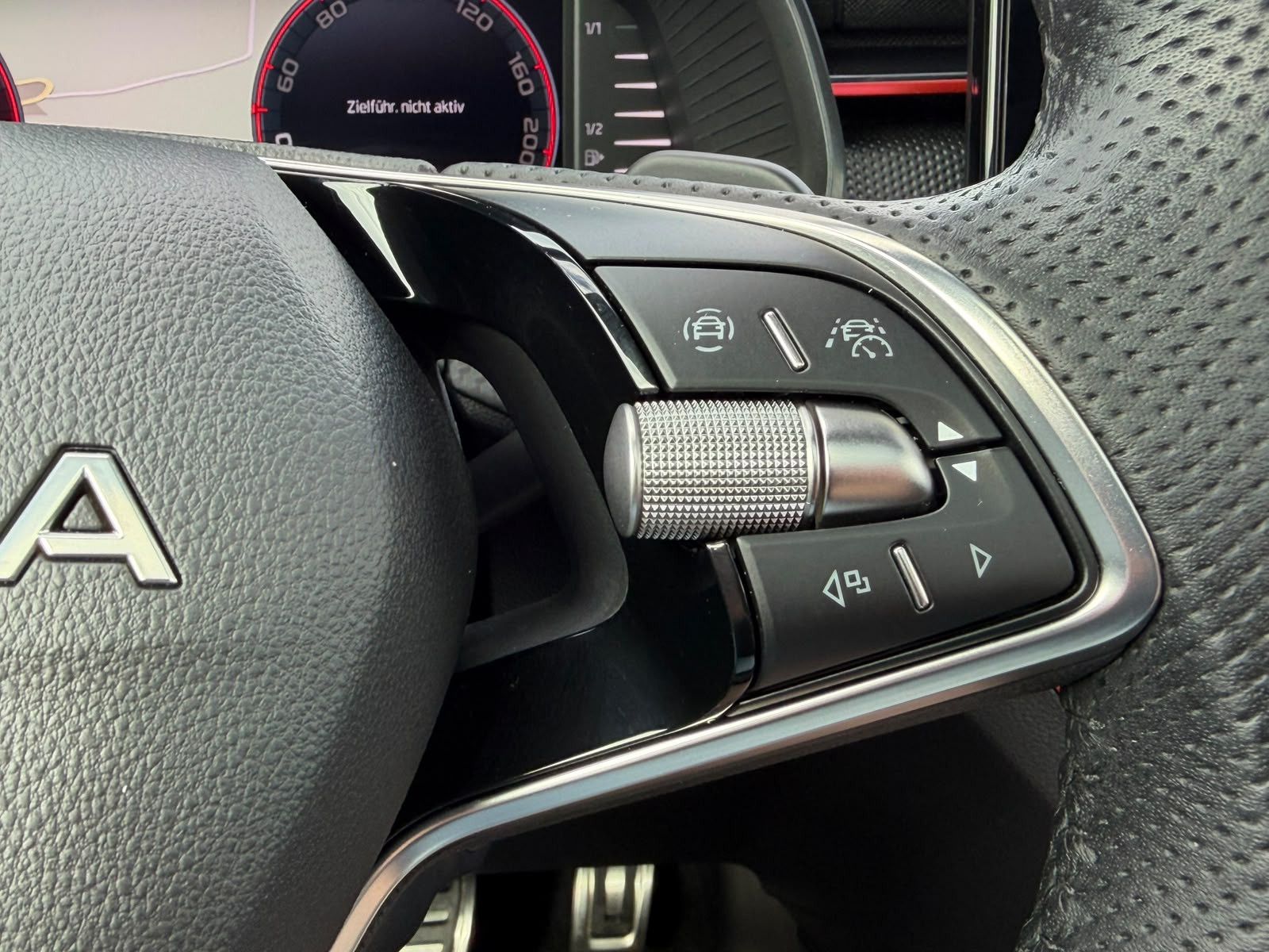 Fahrzeugabbildung SKODA Kamiq 1.5 TSI DSG Monte Carlo PANO*MATRIX*5J.GAR