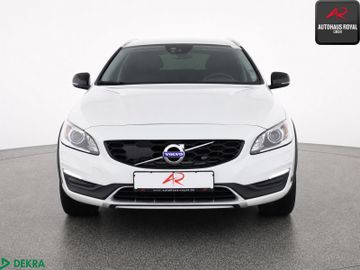 Volvo V60 Cross Country - 8