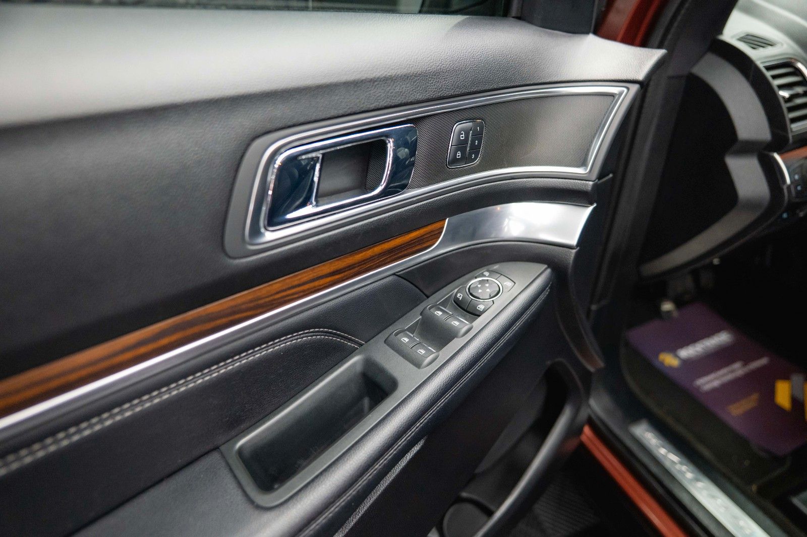 Fahrzeugabbildung Ford Explorer 3.5 V6 LIMITED 4x4 *Kamera*Memory*LED*