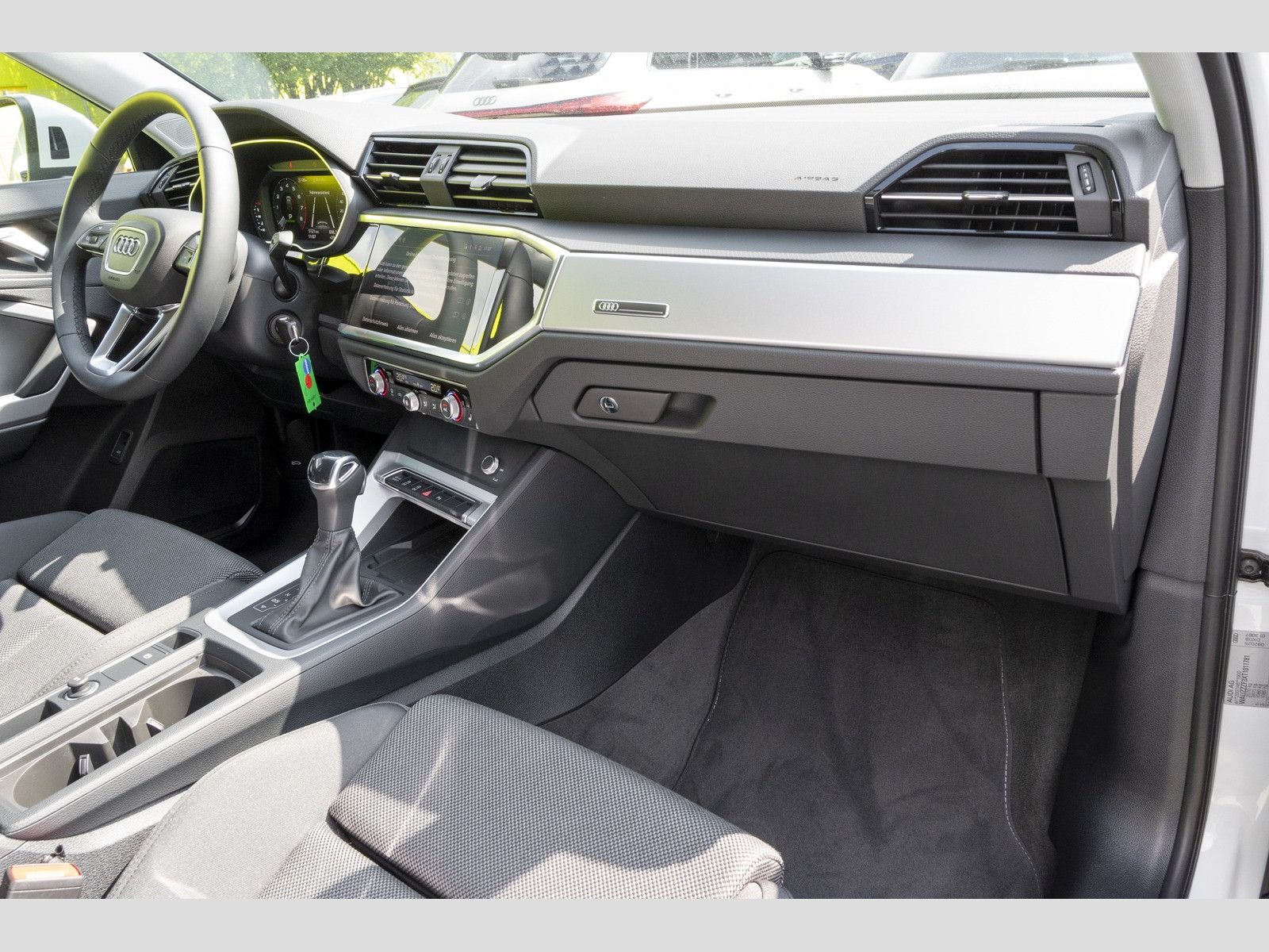 Audi Q3 Sportback 35 TFSI S line AHK LED Navi Plus Si foto 8