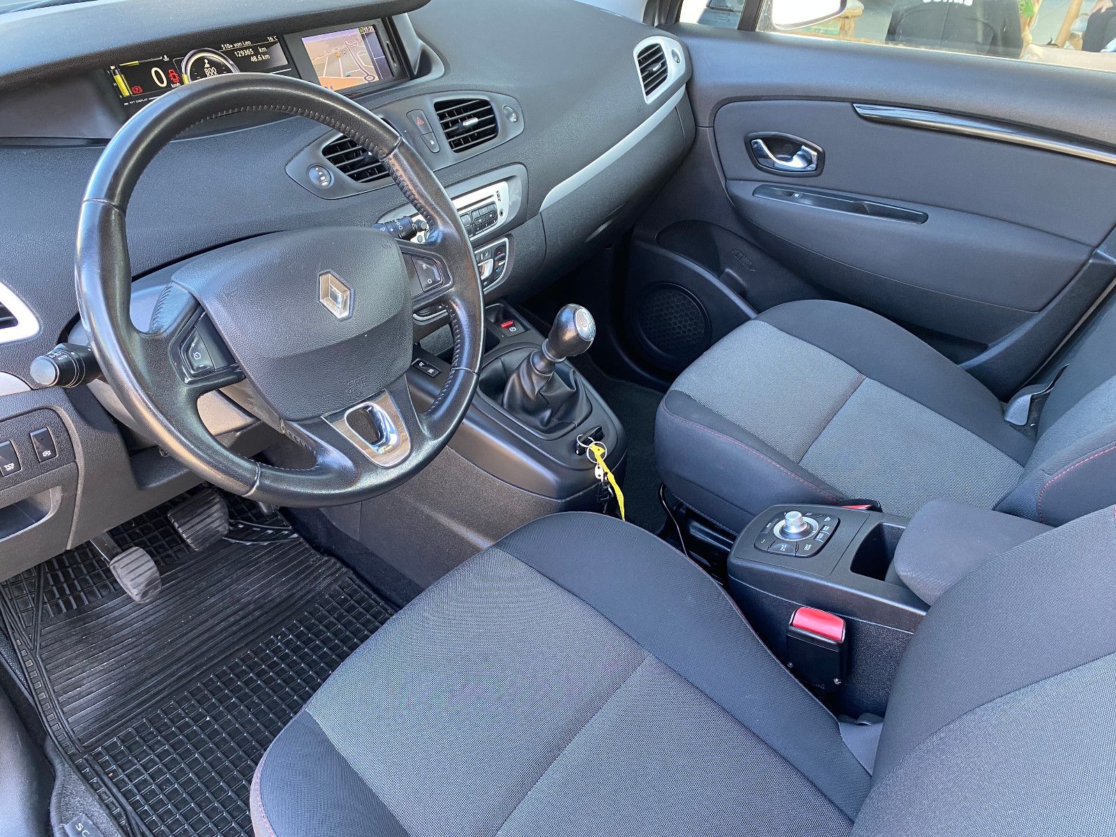 Fahrzeugabbildung Renault Scenic III Grand Paris