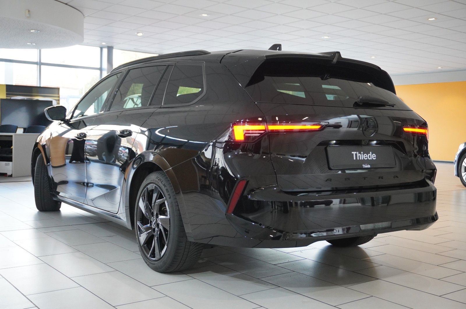 Fahrzeugabbildung Opel Astra ST 1.2T GS LINE NAVI/LED/360°/SH/SPORT/DAB