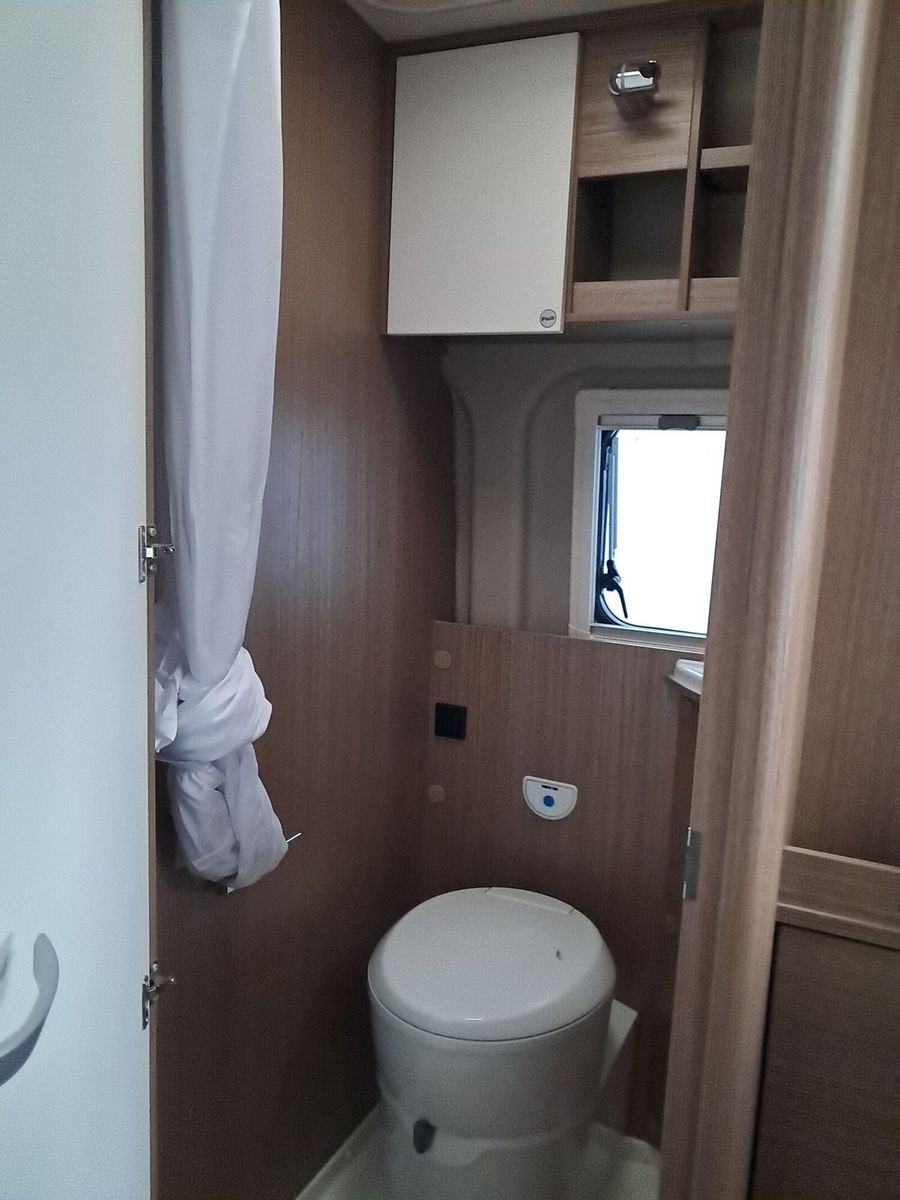 Fahrzeugabbildung Carado Clever CV E 600 RK, Markise, Tempomat, Radio