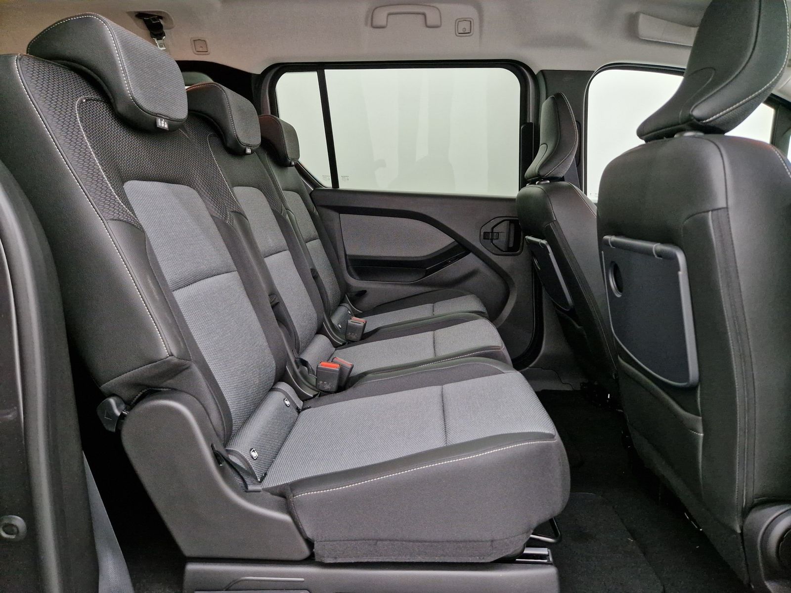 RENAULT Grand Kangoo Techno TCE 130 EDC L2 – Bild 11