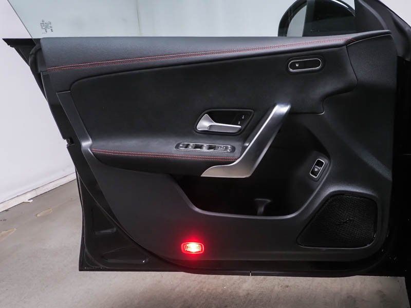 Fahrzeugabbildung Mercedes-Benz CLA 35 4M AMG Premium*Pano*Distro*Totwink*MBeam*