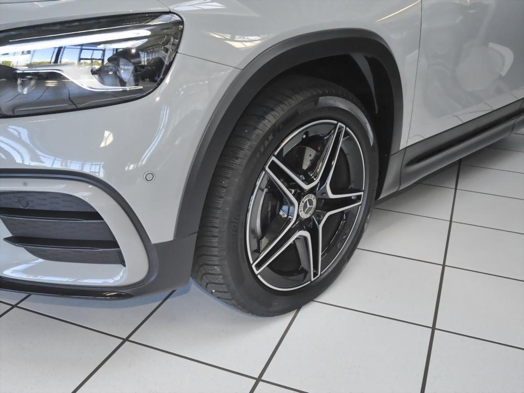 Mercedes-Benz GLB 200 AMG ADVANCED+ PANO MBUX 360° KEYLESS AHK