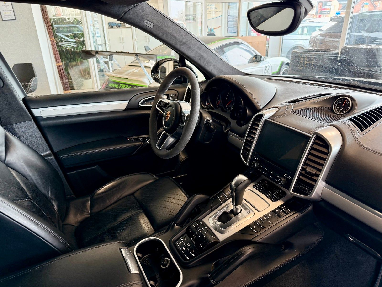 Fahrzeugabbildung Porsche Cayenne GTS Luftfederung/SportChrono/LED/Kamera