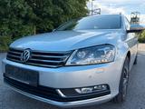 Volkswagen Passat 2.0TDI Comfortline Navi SHZ LED Xenon AHK - Volkswagen Passat aus 2012: Kombi