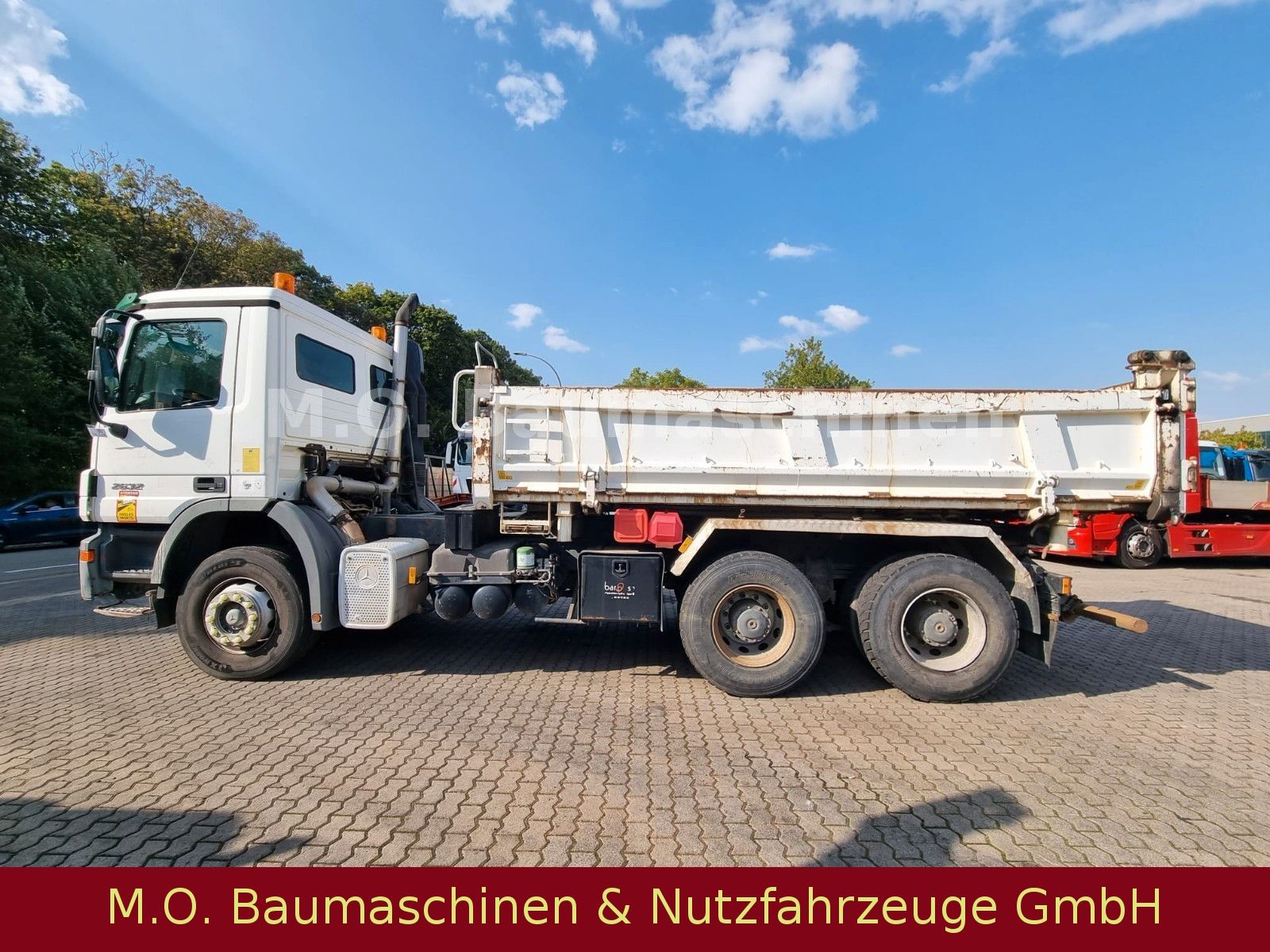 Fahrzeugabbildung Mercedes-Benz Actros 2632  / 3-Seitenkipper / AC / 6x4 /EPS /