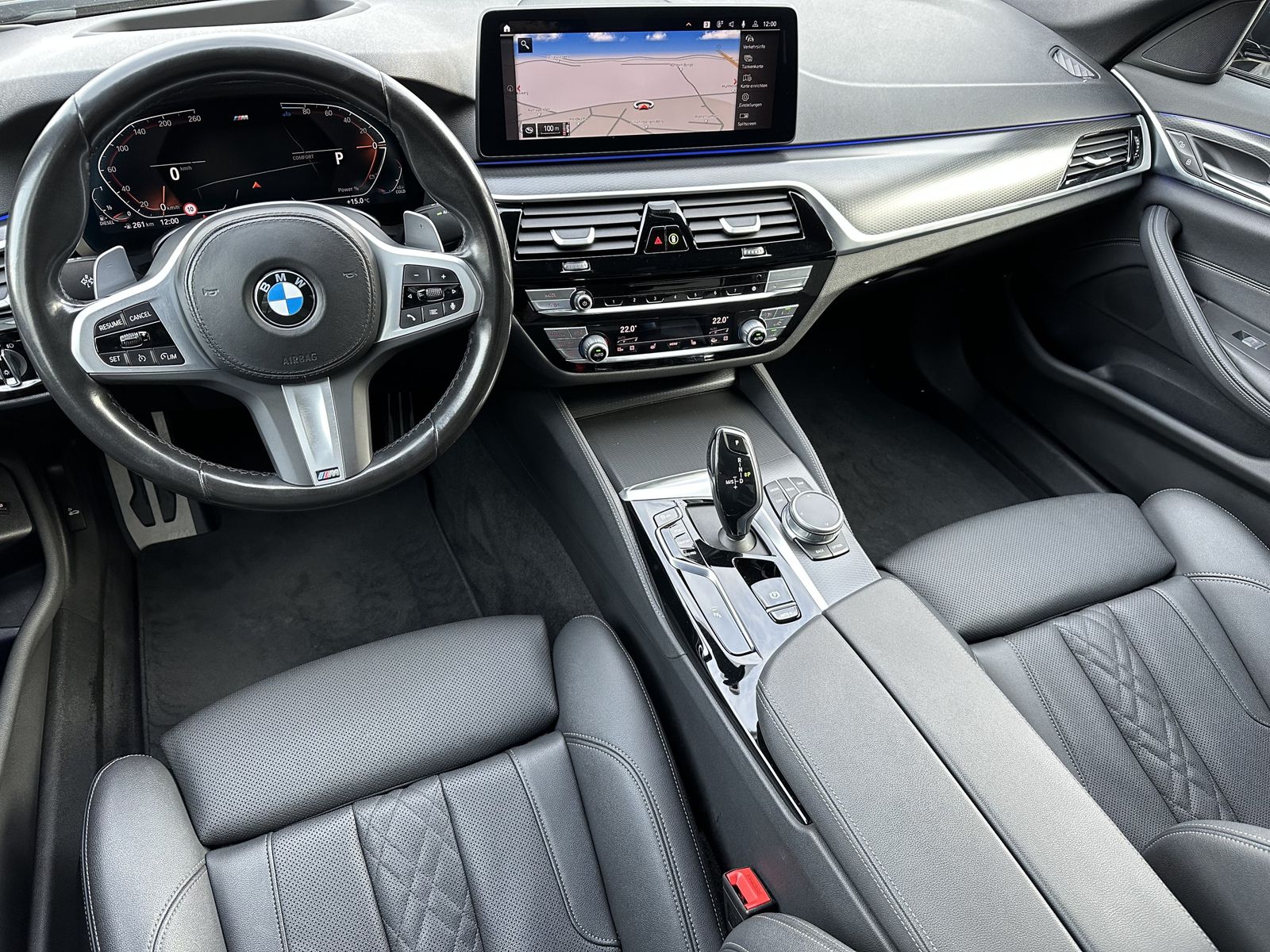 Fahrzeugabbildung BMW 520d xDrive M Sport NAV+LASER+HEADUP+KAM+19ZO+PP
