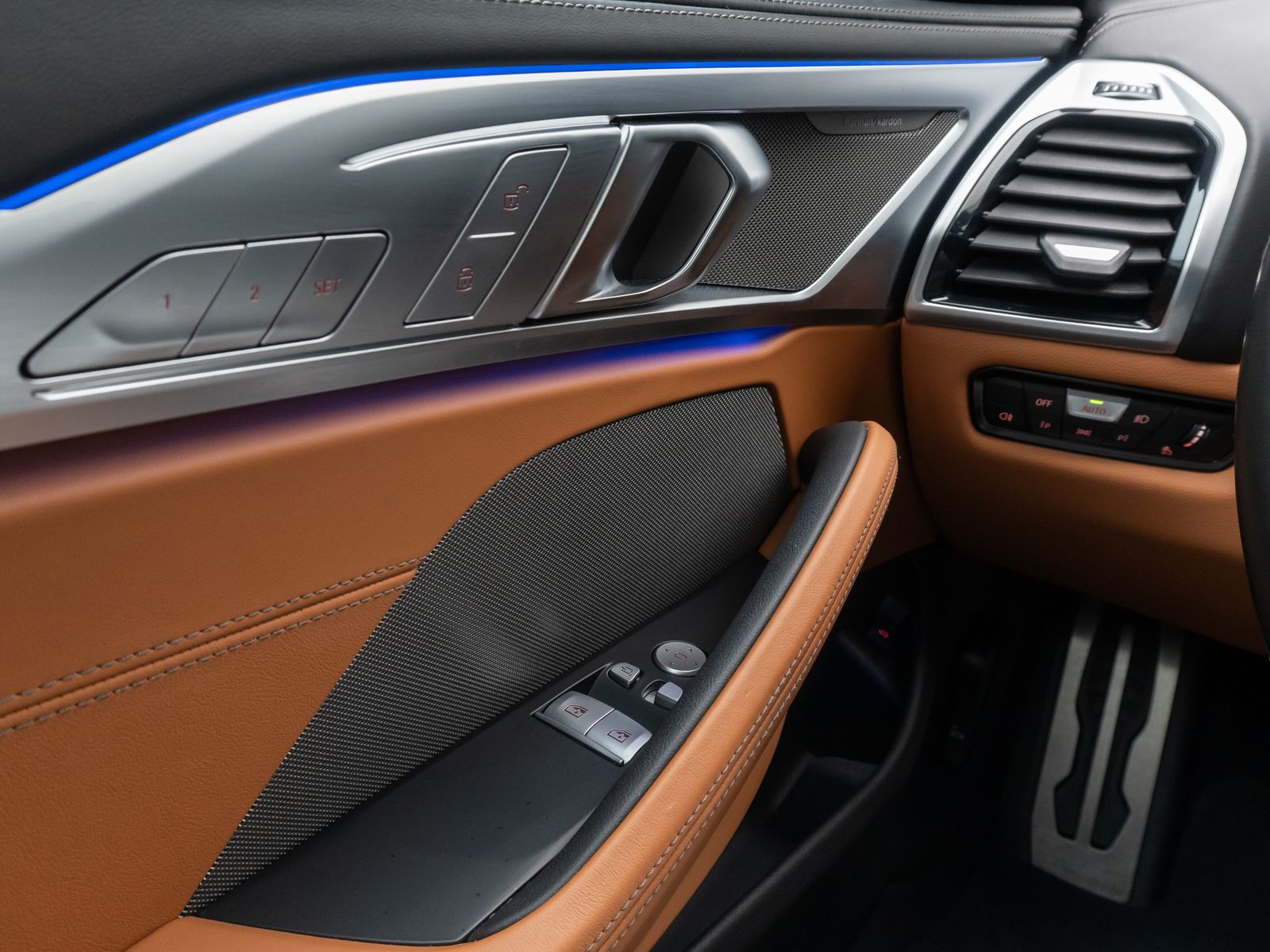 Fahrzeugabbildung BMW 840d xD M Sport Kamera HUD SoftCL DisplKey 20"
