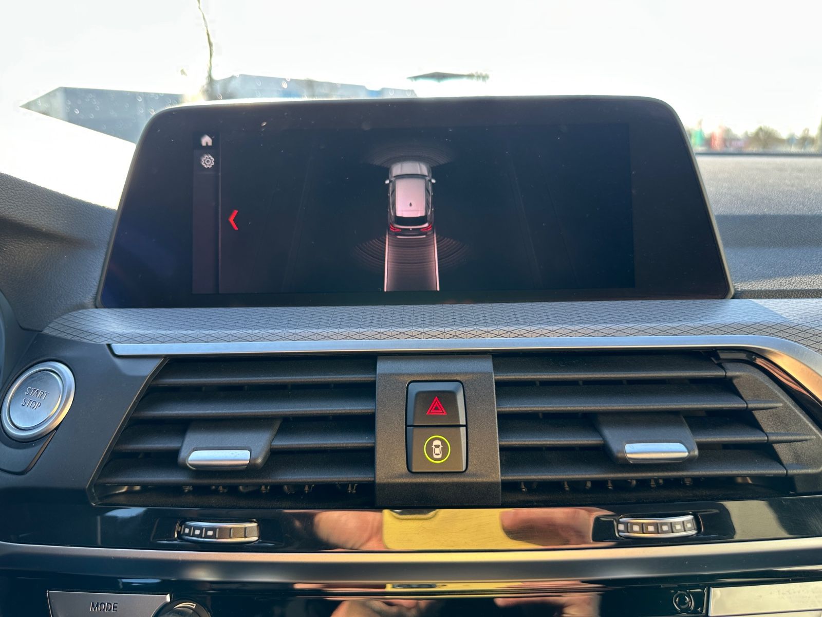 Fahrzeugabbildung BMW X3 xDrive30e M-Sport/Navi/Head-Up/LED/AHK