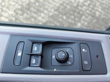 Volkswagen T6.1 Transporter DSG*DAB*Navi*SHZ*PDC*6-Sitzer*