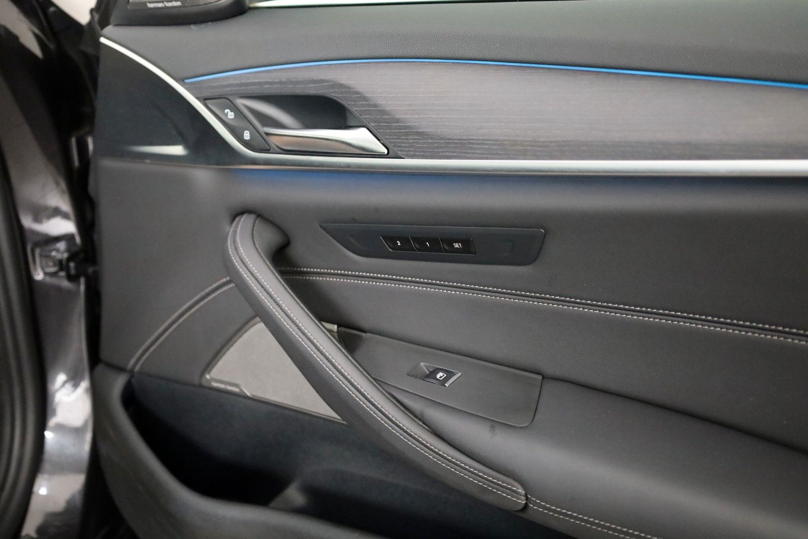 Fahrzeugabbildung BMW 530e xDrive Touring Leder,Navi,LED,HUD,Panorama