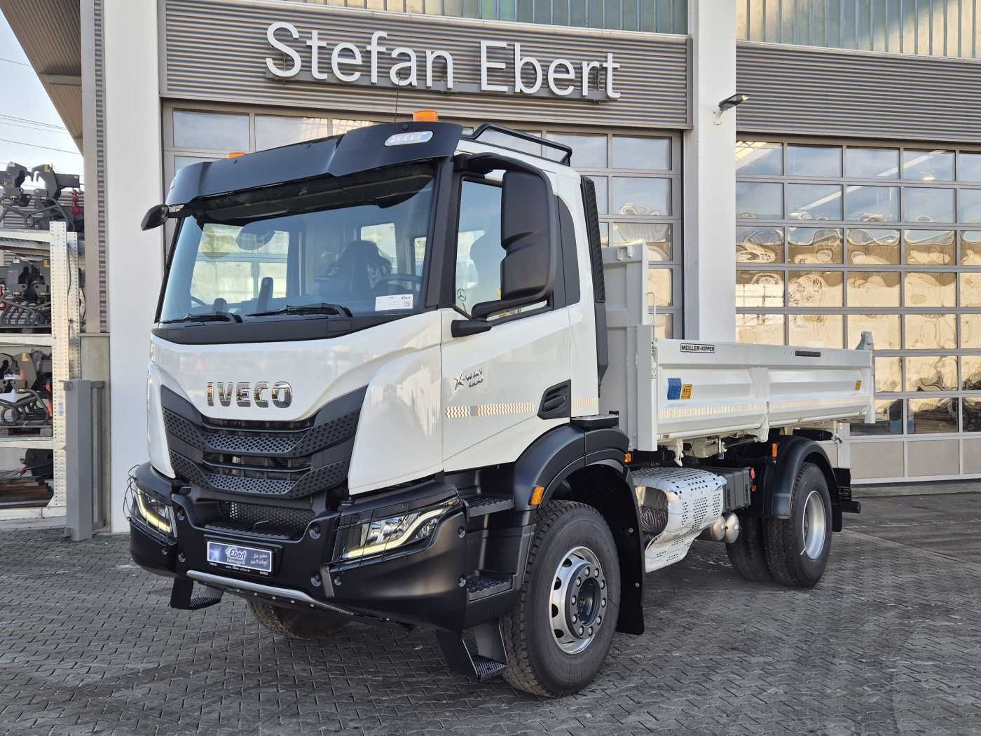 Fahrzeugabbildung Iveco X-Way AD200X40 HR OFF Meiller Bordmatic AHK DAB