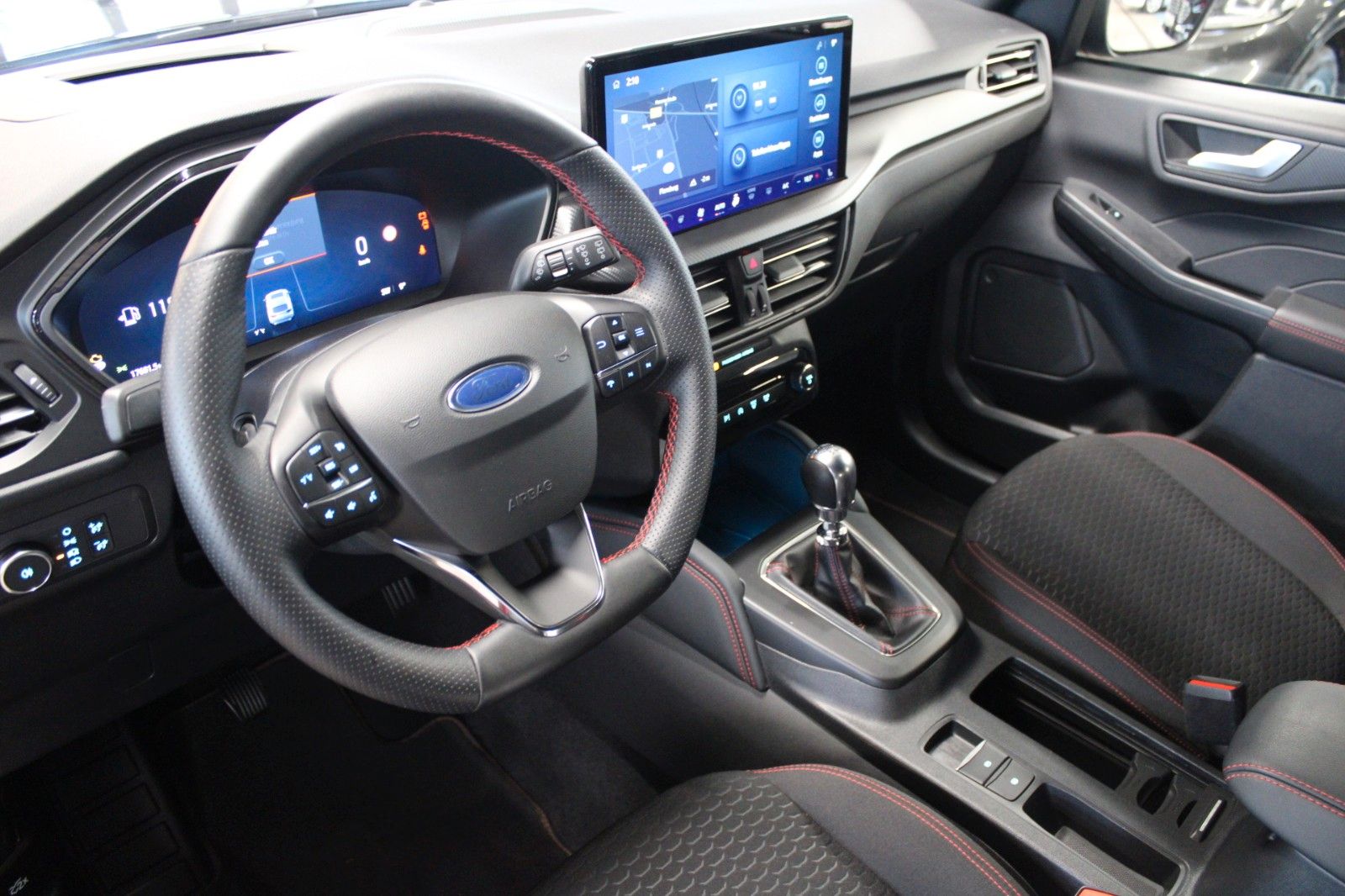 Fahrzeugabbildung Ford Kuga ST-Line LED NAVI HUD CAM WinterPaket uvm.