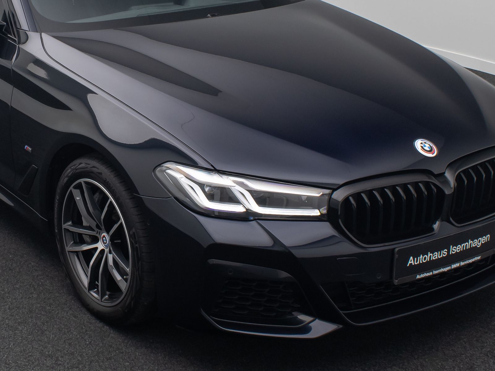 Fahrzeugabbildung BMW 540i xD M Sport H/K Kamera HUD DAB Standhzng AHK