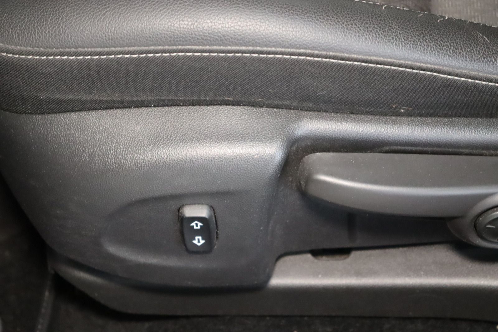 Fahrzeugabbildung Opel Astra K Sports Tourer 1.4 Turbo * LED Matrix * I