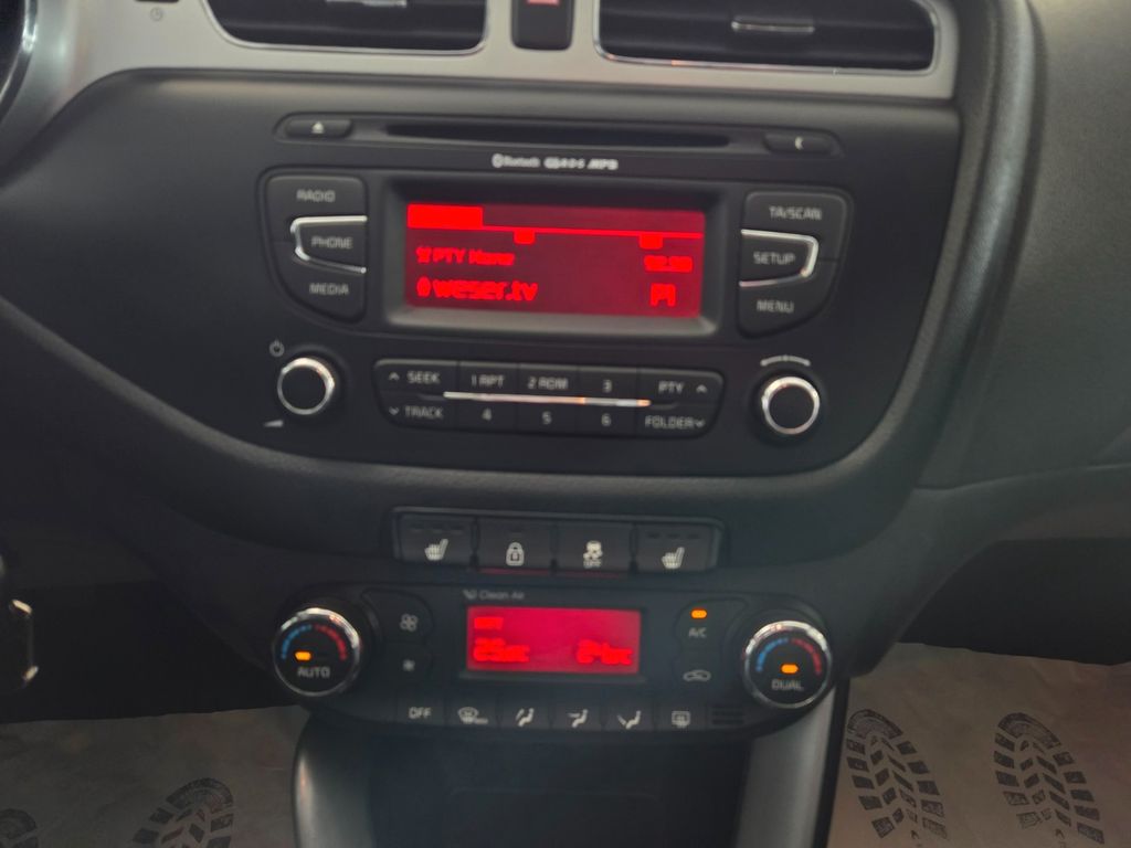 Kia cee'd Sporty Wagon cee'd Sportswagon FIFA World Cup Edition – Ansicht 16